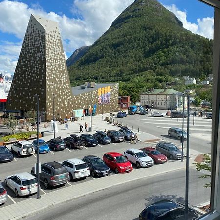 Andalsnes Sentrum Apartment No1 Kültér fotó