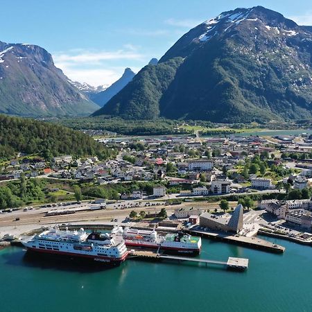 Andalsnes Sentrum Apartment No1 Kültér fotó
